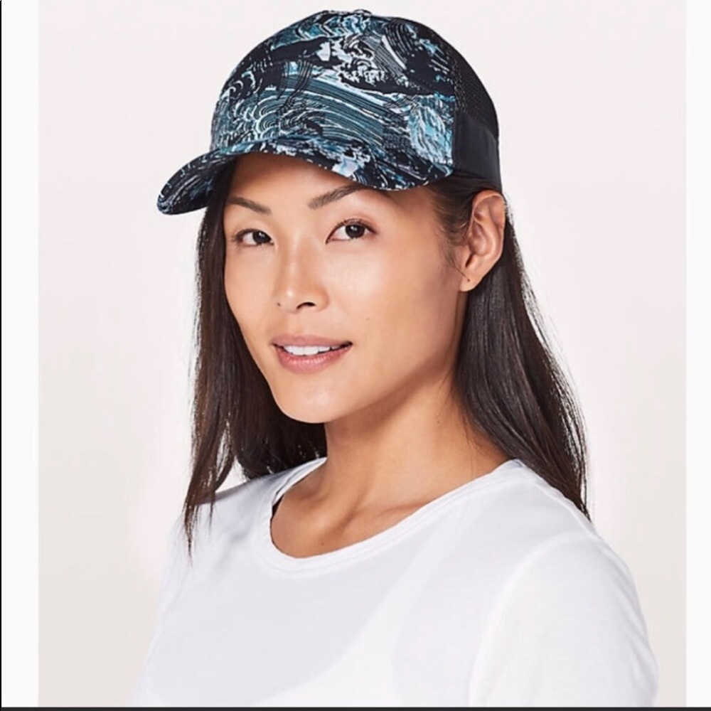 Lululemon Dash and Splash Cap II NWT